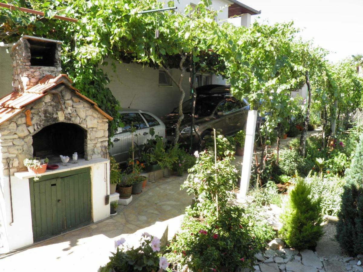 Apartman Mia Biograd Biograd Na Moru Exterior photo
